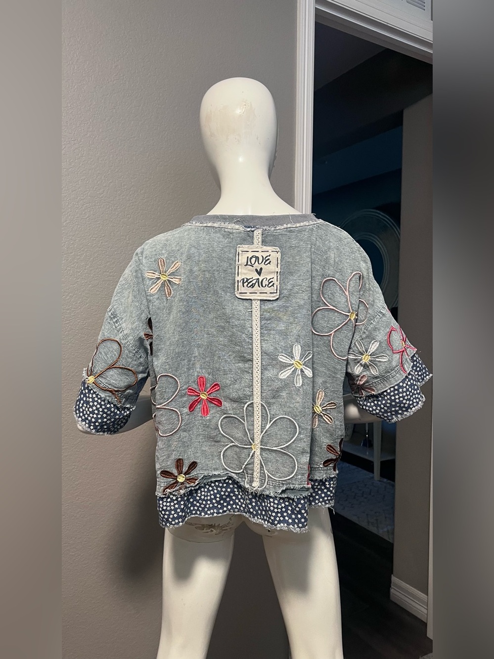 Oli and Hali slate blue floral embroidered top size S - Picture 5 of 12